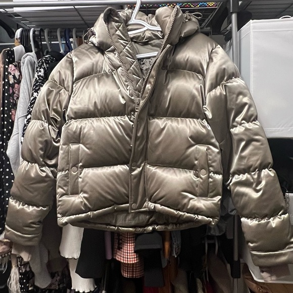 SOLD Aritzia super puff jacket - Picture 7 of 7